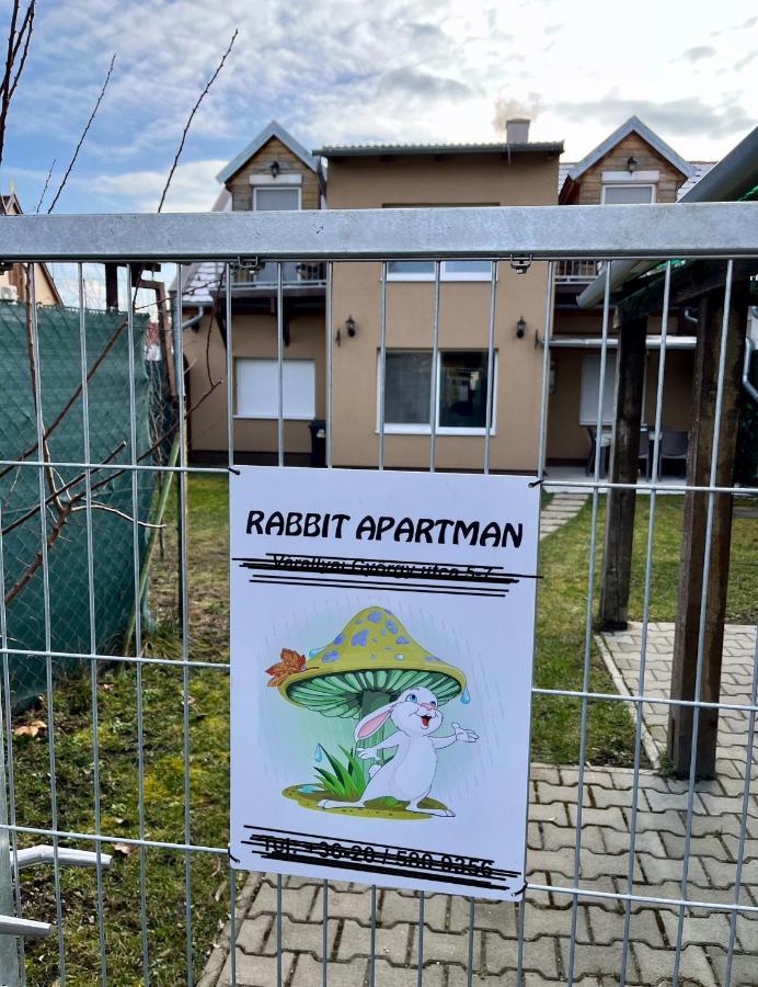 Rabbit Apartman Mosonmagyaróvár 外观 照片